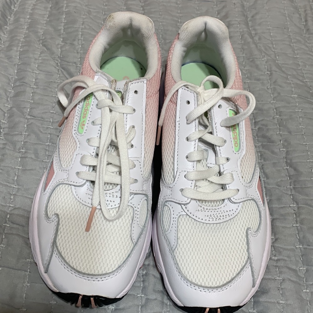 Adidas Torsion tennis shoes - Picture 2 of 12